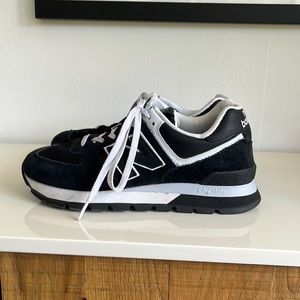 Retro style New Balance sneaker. 574D Rugged women’s size 9